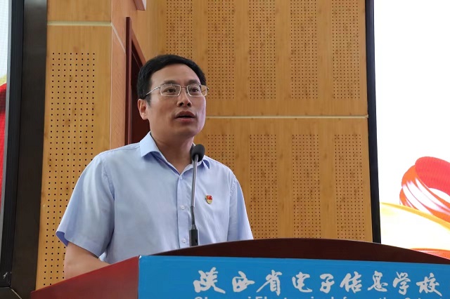 先进党支部代表郭江华发言.jpg