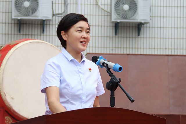 校长魏萍致辞.jpg