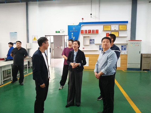 校领导及校安委会成员对我校开展安全检查 - 副本.jpg