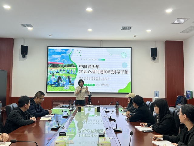 1761118710240917.jpg 图为讲座现场 - 副本.jpg