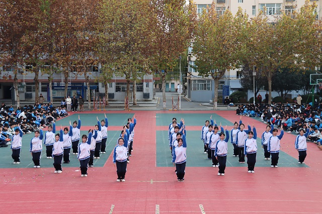 图为比赛现场 - 副本.jpg